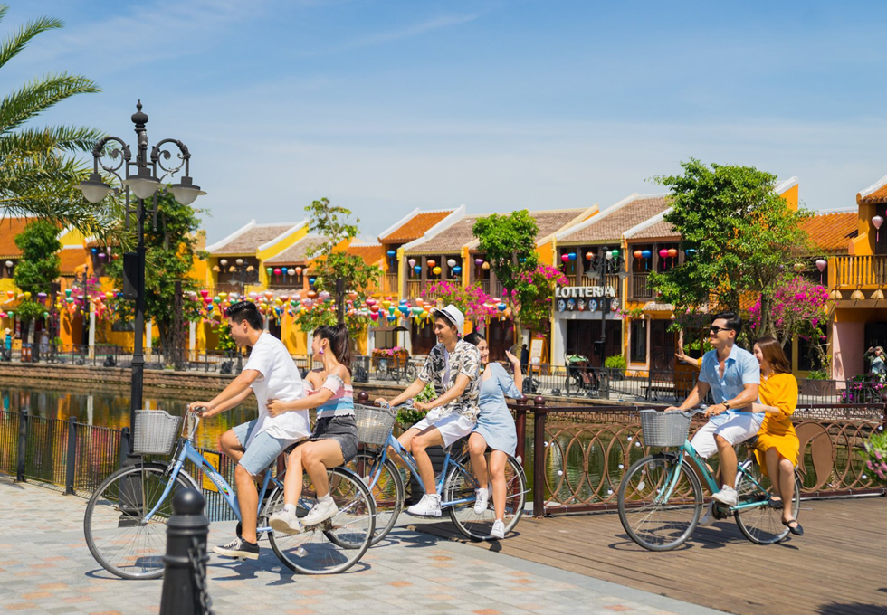 Bicycle tour